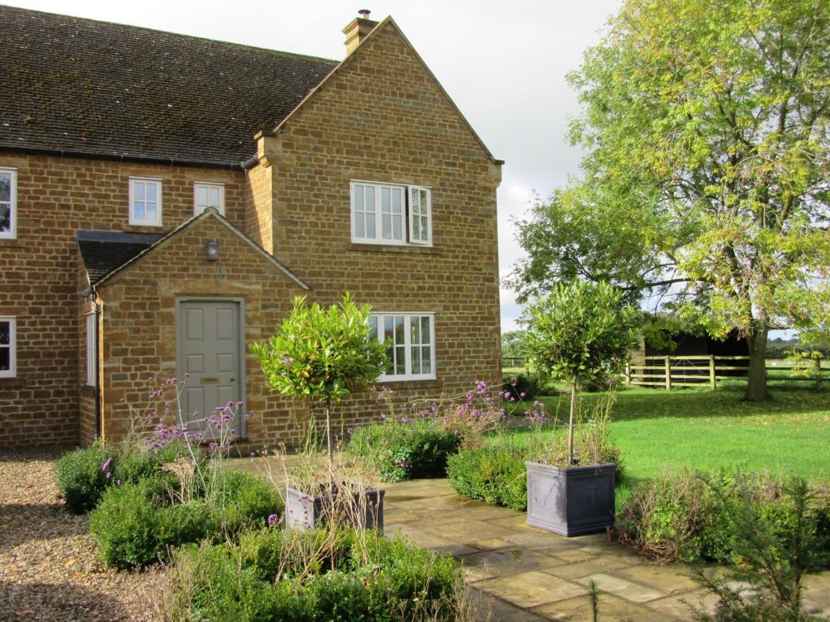Weston Hill Farm Bed & Breakfast Moreton Pinkney Exterior photo