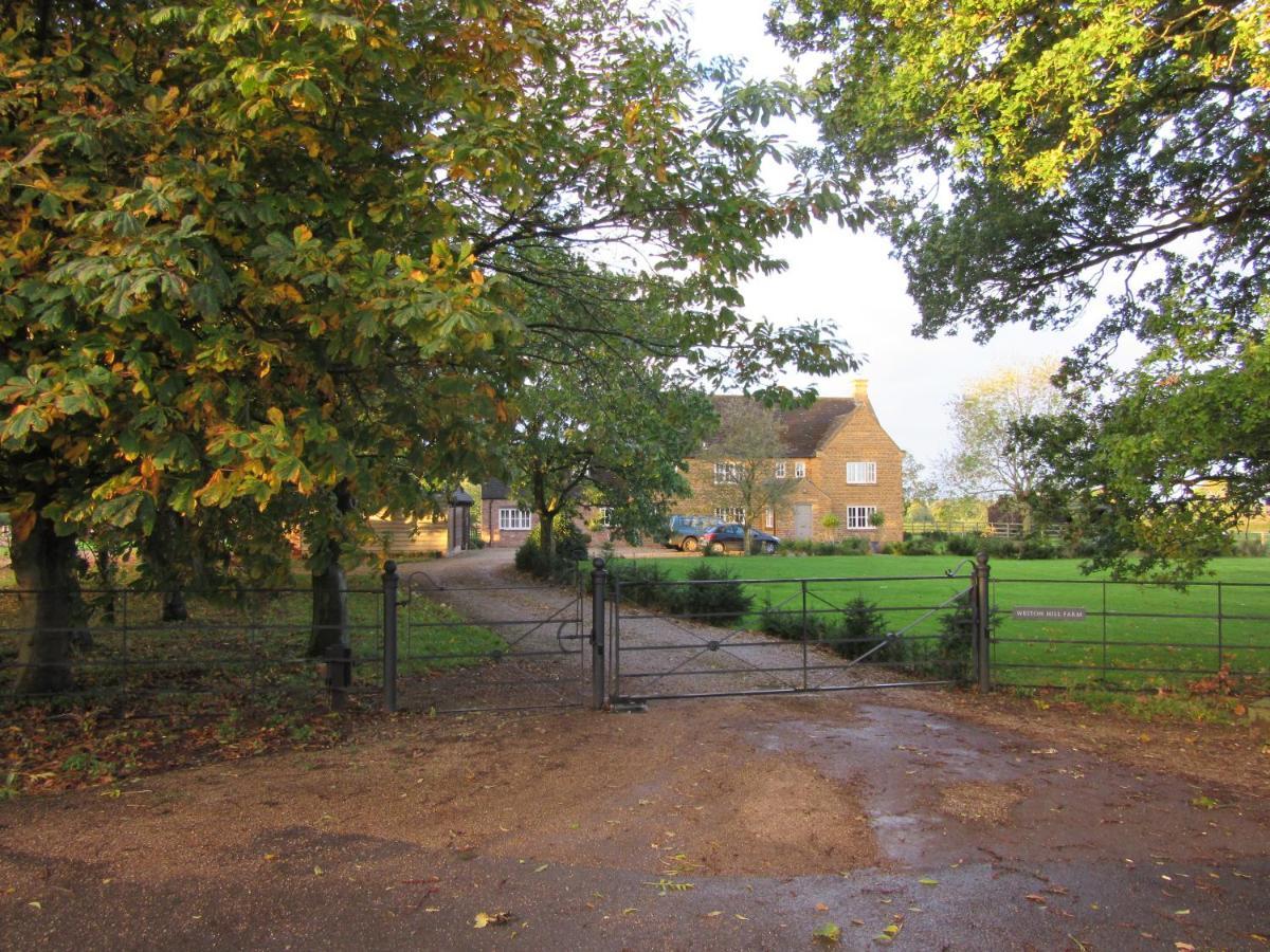Weston Hill Farm Bed & Breakfast Moreton Pinkney Exterior photo